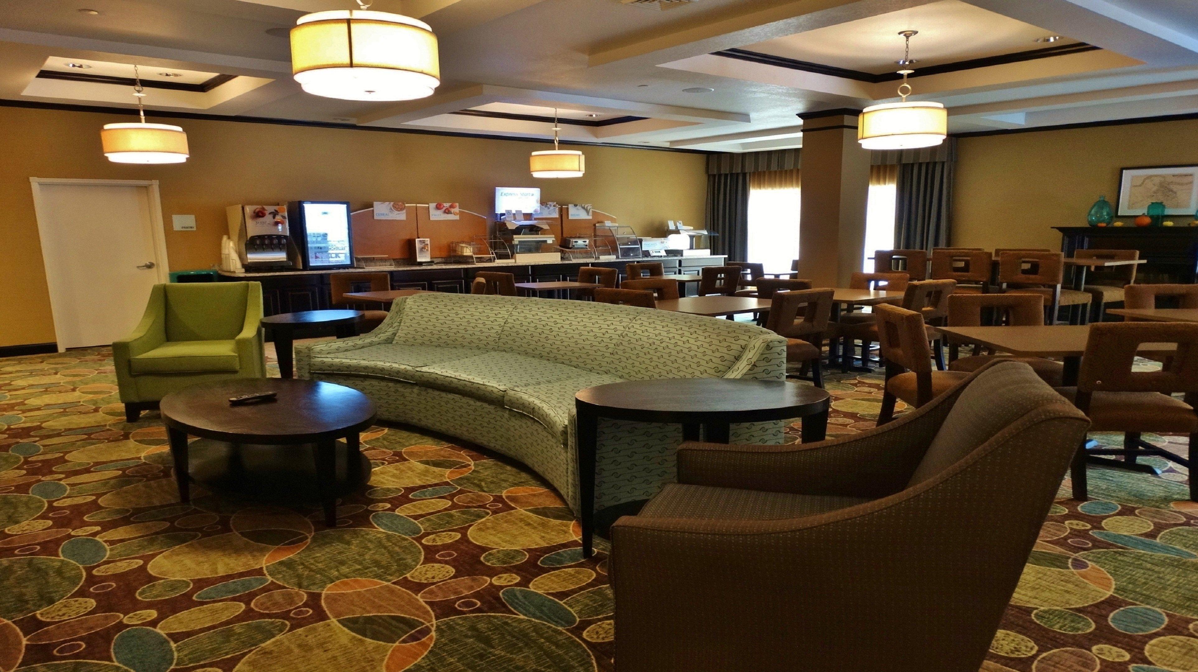 Holiday Inn Express And Suites Montgomery By Ihg Экстерьер фото
