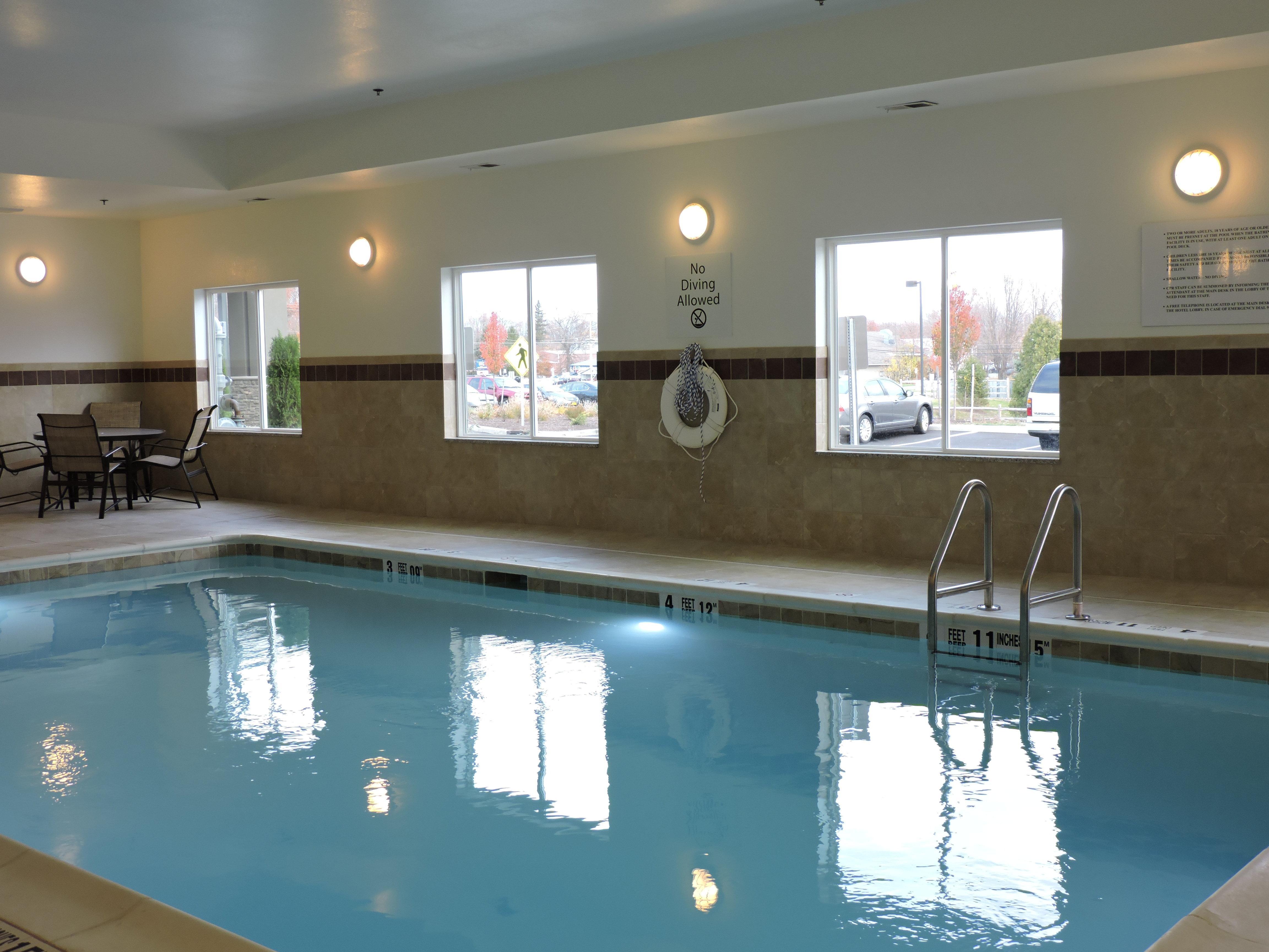 Holiday Inn Express And Suites Montgomery By Ihg Экстерьер фото