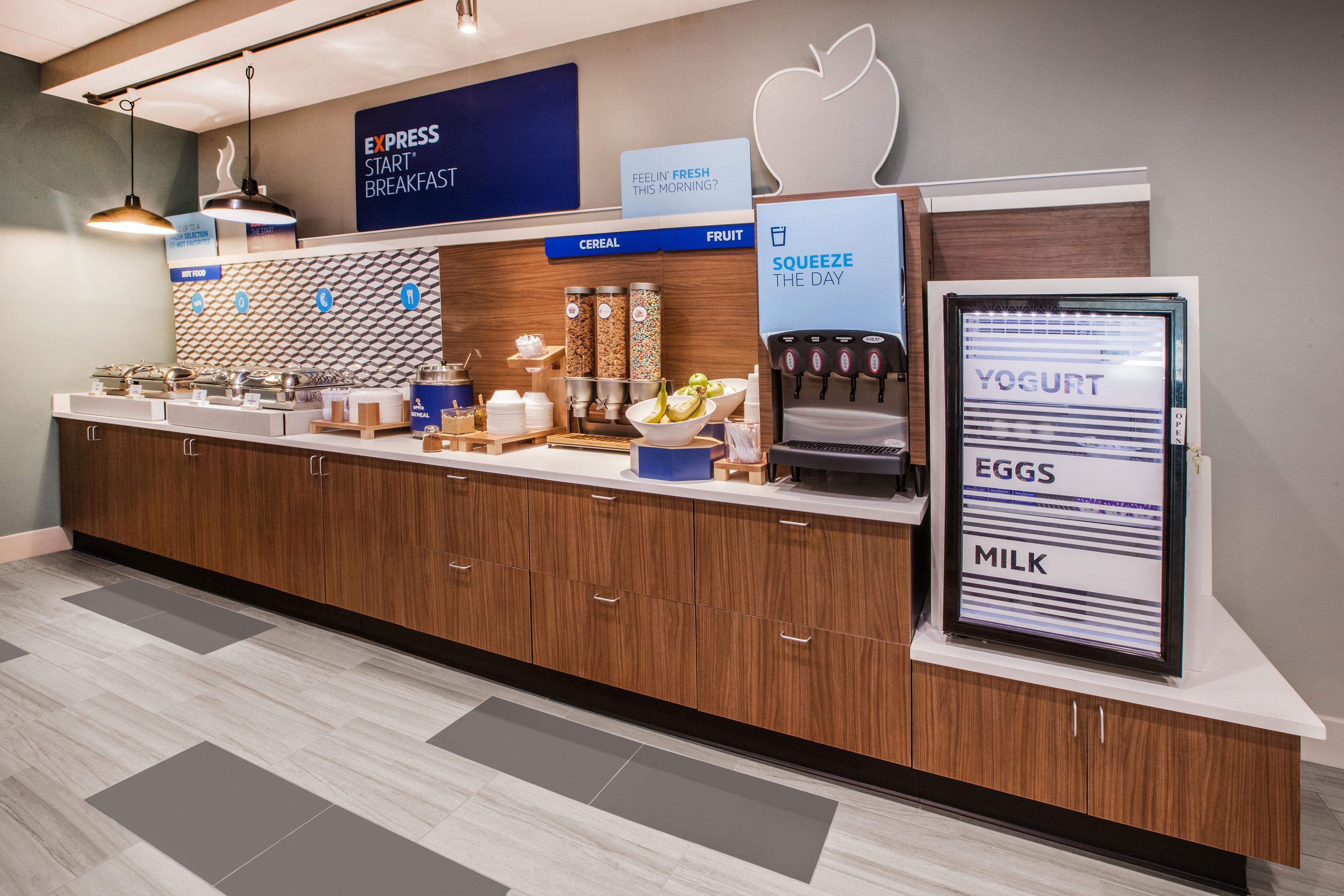 Holiday Inn Express And Suites Montgomery By Ihg Экстерьер фото
